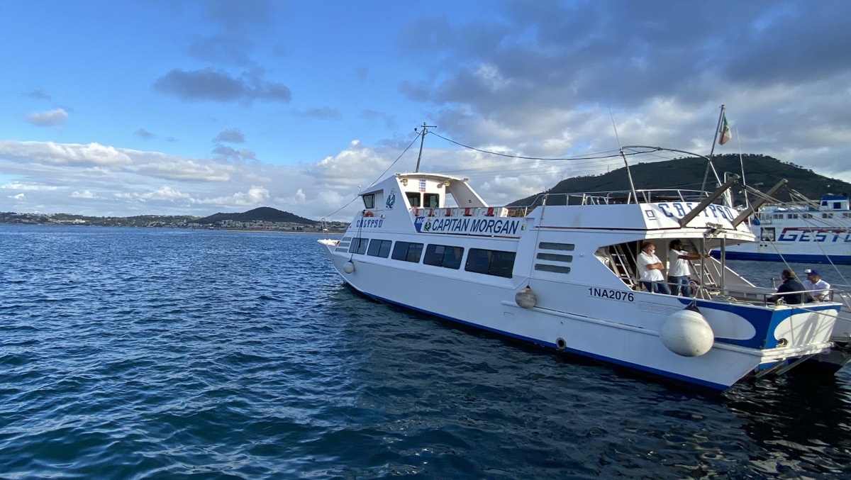 Tour of the island of Ischia by sea with swimming